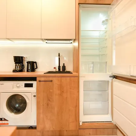 아파트 Colorful Fusion - Modern 1br Near Romexpo Center