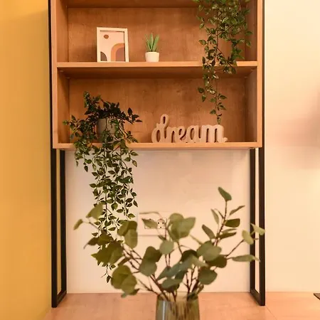 Colorful Fusion - Modern 1br Near Romexpo Center 아파트 *