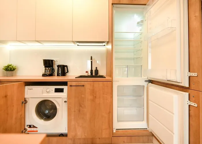 Apartamento Colorful Fusion - Modern 1br Near Romexpo Center
