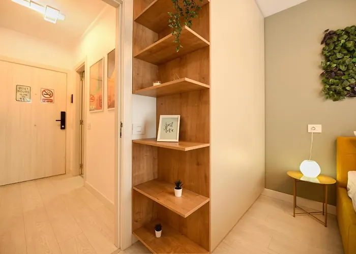 Apartamento Colorful Fusion - Modern 1br Near Romexpo Center *