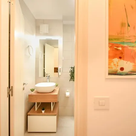 Colorful Fusion - Modern 1br Near Romexpo Center