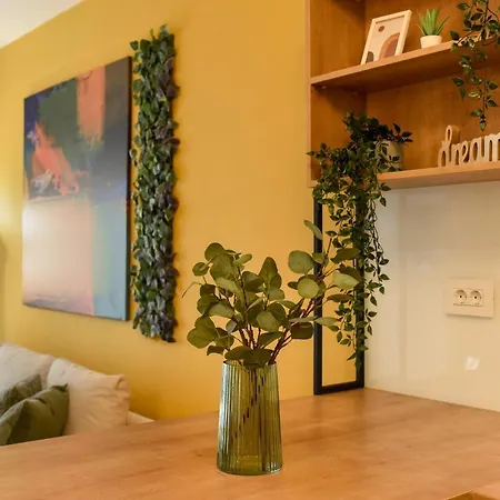 Apartment Colorful Fusion - Modern 1br Near Romexpo Center *