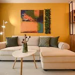 Colorful Fusion - Modern 1br Near Romexpo Center
