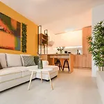 Colorful Fusion - Modern 1br Near Romexpo Center