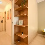 Apartment Colorful Fusion - Modern 1br Near Romexpo Center *