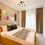 Colorful Fusion - Modern 1br Near Romexpo Center *