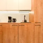 Apartment Colorful Fusion - Modern 1br Near Romexpo Center