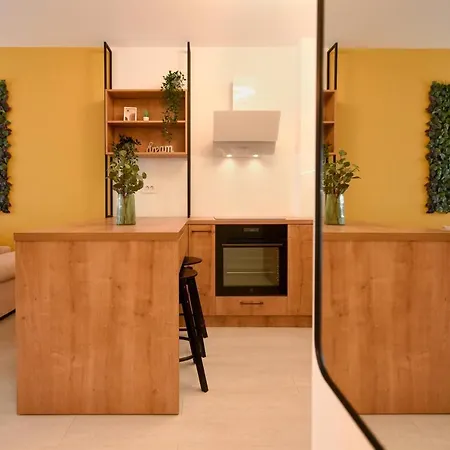 Colorful Fusion - Modern Apt At Romexpo Apartment *