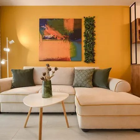 Colorful Fusion - Modern 1br Near Romexpo Center