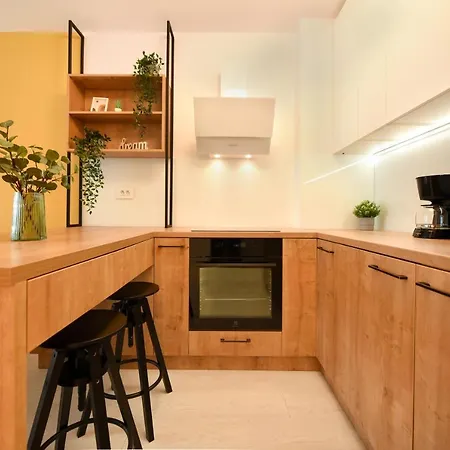 Colorful Fusion - Modern Apt At Romexpo * Bukarest