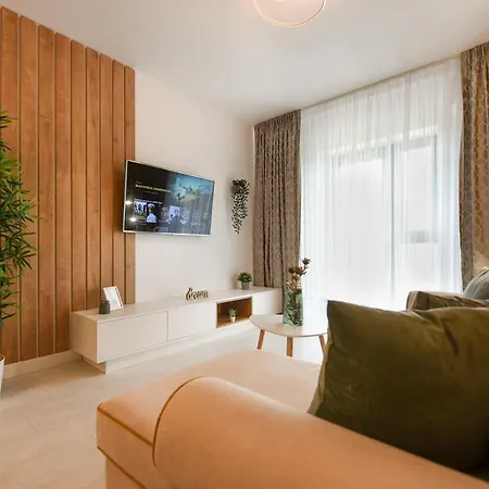 Colorful Fusion - Modern 1br Near Romexpo Center *