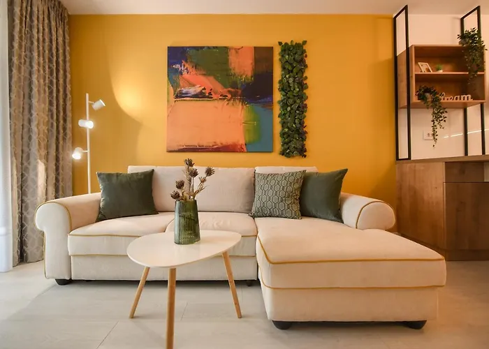 Colorful Fusion - Modern 1br Near Romexpo Center