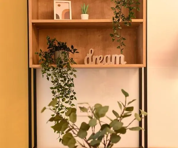 Colorful Fusion - Modern 1br Near Romexpo Center شقة *