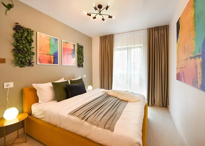 Colorful Fusion - Modern 1br Near Romexpo Center *