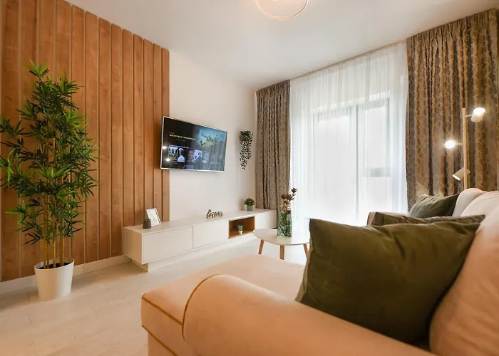 Colorful Fusion - Modern 1br Near Romexpo Center *