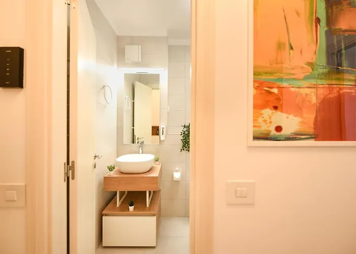 Colorful Fusion - Modern 1br Near Romexpo Center