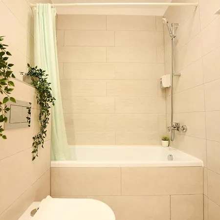 Colorful Fusion - Modern 1br Near Romexpo Center Апартаменти Бухарест